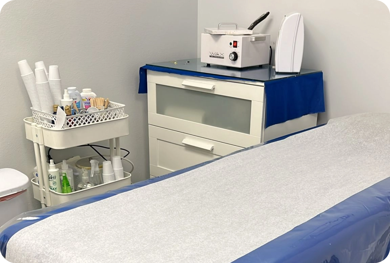 Men's waxing room