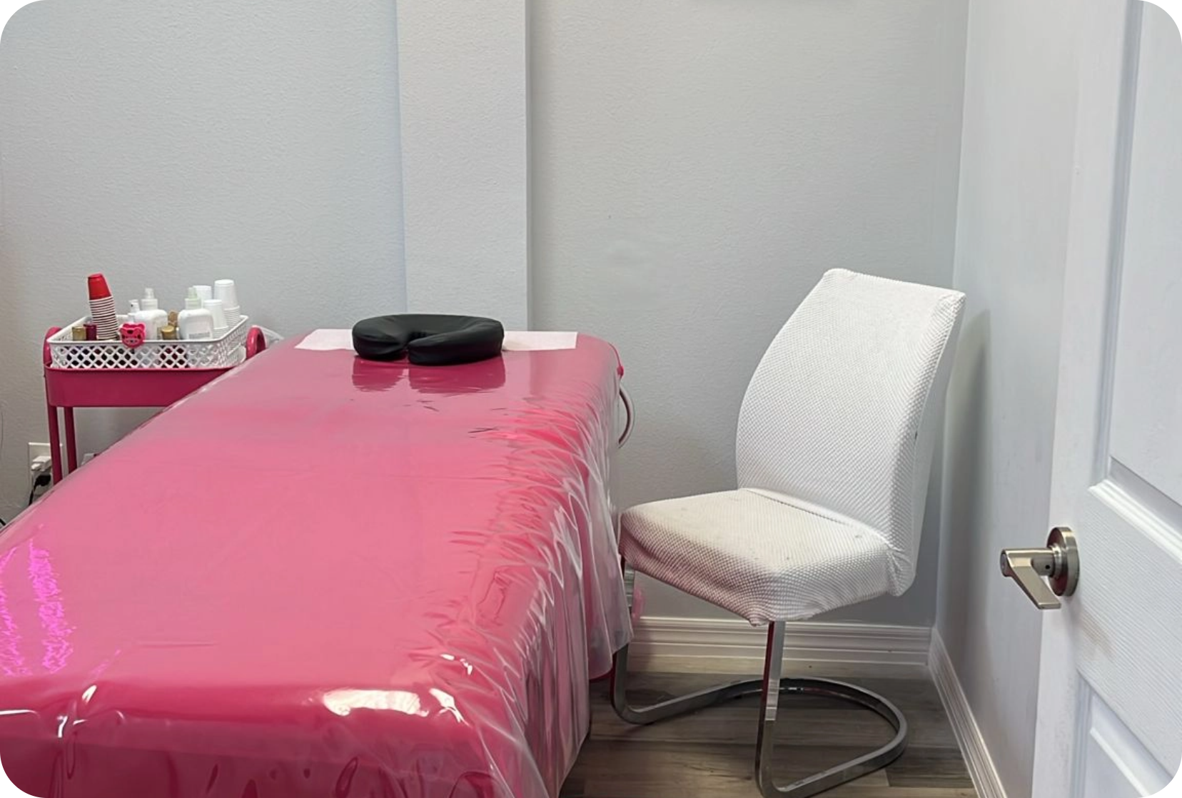 Women's waxing room